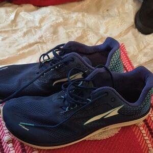 Altra Blue Athletic Shoes with Cushioned Sole